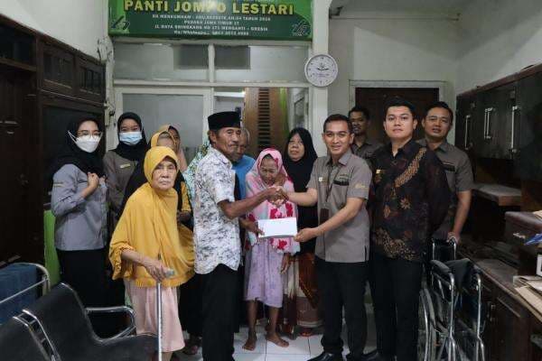 Horison GKB Gresik Berbagi Bahagia di Panti Jompo Lestari Horison GKB Gresik Berbagi Bahagia di Panti Jompo Lestari