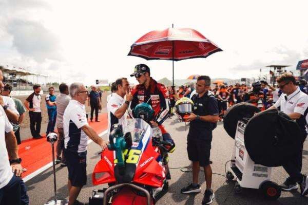 Segini Kisaran Gaji Joan Mir di Tim Honda, Pembalap MotoGP yang Sebut Sirkuit Mandalika Mimpi Buruk Segini Kisaran Gaji Joan Mir di Tim Honda, Pembalap MotoGP yang Sebut Sirkuit Mandalika Mimpi Buruk