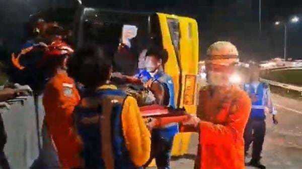 Kemenhub Ungkap Kronologi Bus Terguling di Tol Krapyak hingga Tewaskan 16 Orang Kemenhub Ungkap Kronologi Bus Terguling di Tol Krapyak hingga Tewaskan 16 Orang