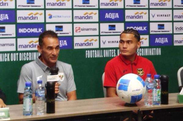 Jawaban Mengejutkan Vanenburg saat Dibandingkan dengan Shin Tae-yong Jawaban Mengejutkan Vanenburg saat Dibandingkan dengan Shin Tae-yong