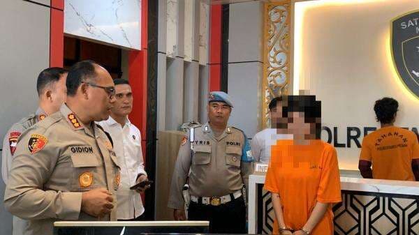 Promosikan Judi Online, Selebgram Cantik Dicokok Polisi di Minimarket Promosikan Judi Online, Selebgram Cantik Dicokok Polisi di Minimarket