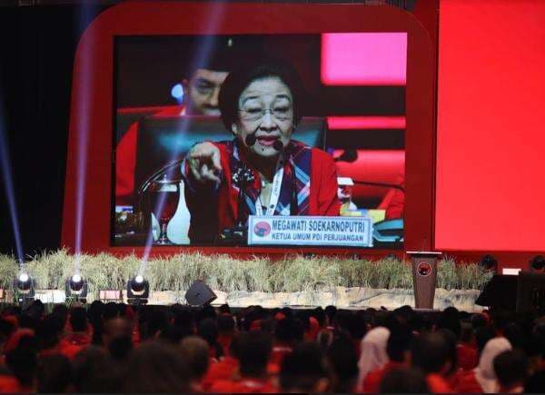 Singgung Pilkada, Megawati Tegaskan Rakyat Berdaulat jika Pemimpin Dipilih Langsung Singgung Pilkada, Megawati Tegaskan Rakyat Berdaulat jika Pemimpin Dipilih Langsung