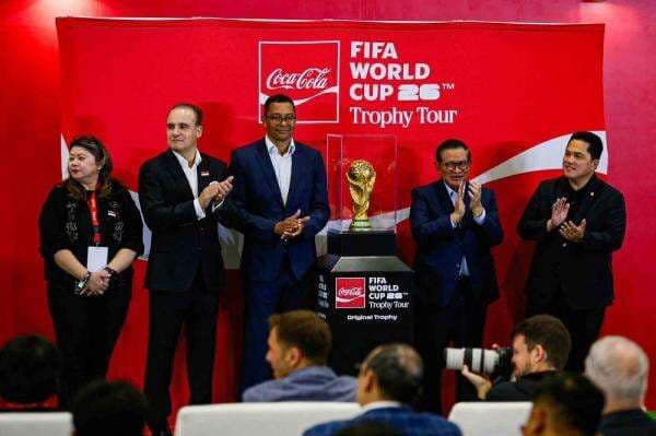 Trofi Piala Dunia Mendarat di Jakarta, Dibawa Legenda Arsenal Trofi Piala Dunia Mendarat di Jakarta, Dibawa Legenda Arsenal