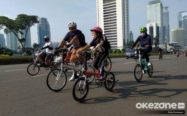 Atraksi Ondel-Ondel hingga Permainan Tradisional Ramaikan CFD di Rasuna Said Pagi Ini Atraksi Ondel-Ondel hingga Permainan Tradisional Ramaikan CFD di Rasuna Said Pagi Ini