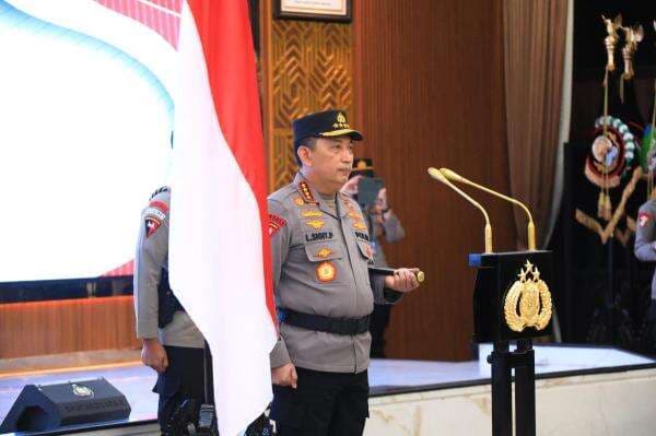 Jenderal Sigit Tegaskan Polri Tidak Sembarangan Tempatkan Personel di Luar Struktur Jenderal Sigit Tegaskan Polri Tidak Sembarangan Tempatkan Personel di Luar Struktur