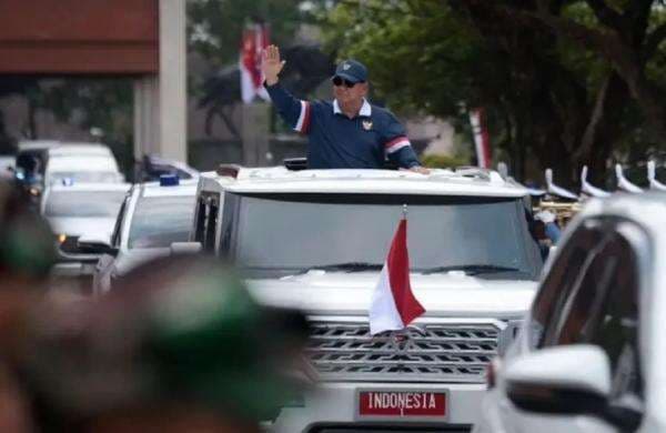 Pindad Ungkap Mobil Maung Prabowo Awalnya Tanpa Sunroof, Ditambah H-3 Pelantikan Presiden Pindad Ungkap Mobil Maung Prabowo Awalnya Tanpa Sunroof, Ditambah H-3 Pelantikan Presiden