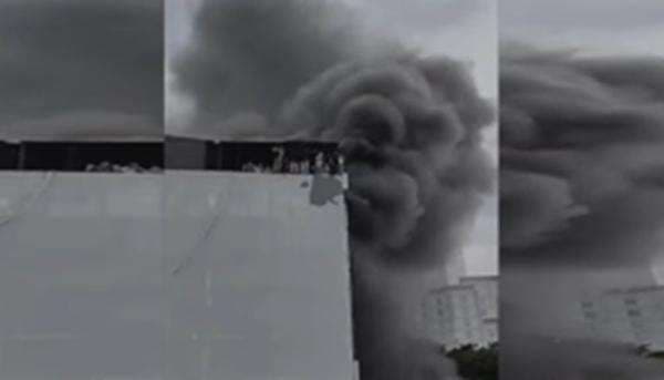 21 Orang Dilaporkan Hilang dalam Kebakaran Gedung Perkantoran di Kemayoran 21 Orang Dilaporkan Hilang dalam Kebakaran Gedung Perkantoran di Kemayoran