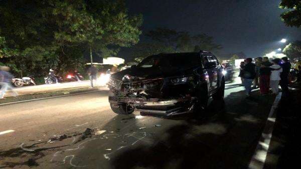 Kecelakaan Maut! Mobil Berstiker Kesekretariatan Wapres Tabrak Motor di Sukabumi, 2 Tewas 1 Luka Kecelakaan Maut! Mobil Berstiker Kesekretariatan Wapres Tabrak Motor di Sukabumi, 2 Tewas 1 Luka