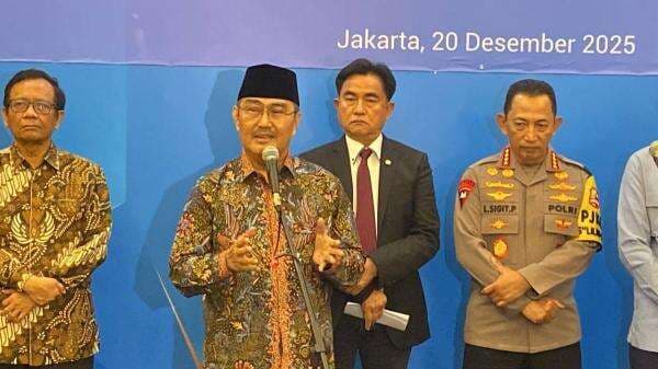 Dukung PP Atur Penempatan Polri Aktif, Jimly: Akhiri Kisruh Isu Rangkap Jabatan Dukung PP Atur Penempatan Polri Aktif, Jimly: Akhiri Kisruh Isu Rangkap Jabatan
