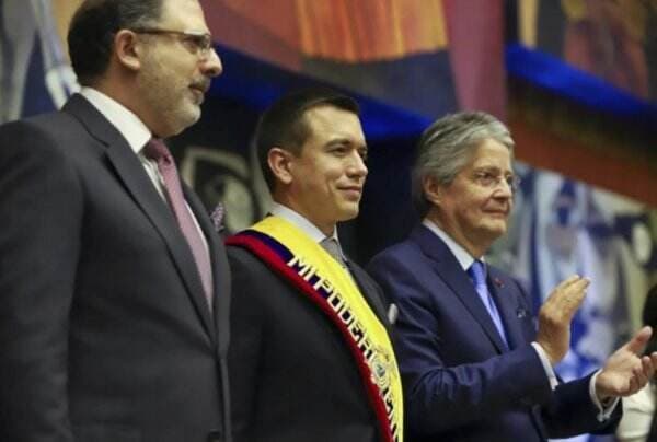 Ngeri! Mobil Dinaiki Presiden Ekuador Daniel Noboa Dihujani Tembakan Ngeri! Mobil Dinaiki Presiden Ekuador Daniel Noboa Dihujani Tembakan