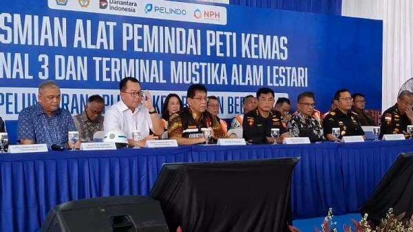 Resmikan Pemindai Peti Kemas Berbasis AI, Purbaya: Kita Perangi Penyelundupan! Resmikan Pemindai Peti Kemas Berbasis AI, Purbaya: Kita Perangi Penyelundupan!