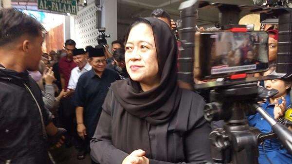 Ketua DPR Janji Tanggung Pendidikan Adik dan Hadiahi Motor untuk Ayah Affan Kurniawan Ketua DPR Janji Tanggung Pendidikan Adik dan Hadiahi Motor untuk Ayah Affan Kurniawan