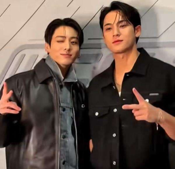 Potret Jungkook BTS dan Mingyu SEVENTEEN Hadiri Event Calvin Klein di Jepang, Gantengnya Kelewatan Potret Jungkook BTS dan Mingyu SEVENTEEN Hadiri Event Calvin Klein di Jepang, Gantengnya Kelewatan