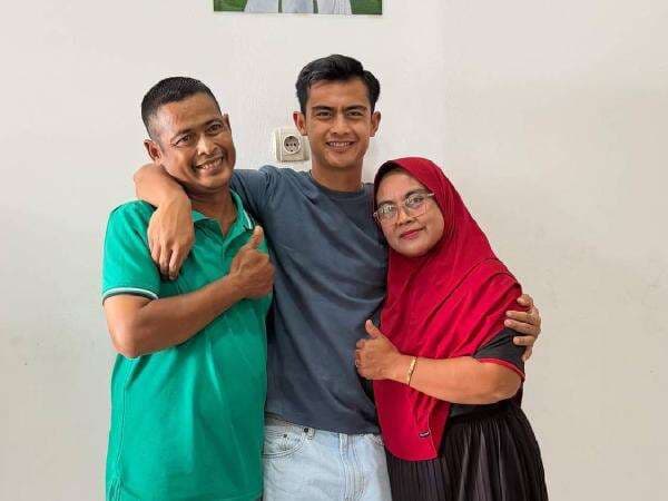 Timnas Indonesia Berduka! Pemain hingga Indra Sjafri Kirim Doa untuk Almarhum Ayah Pratama Arhan Timnas Indonesia Berduka! Pemain hingga Indra Sjafri Kirim Doa untuk Almarhum Ayah Pratama Arhan