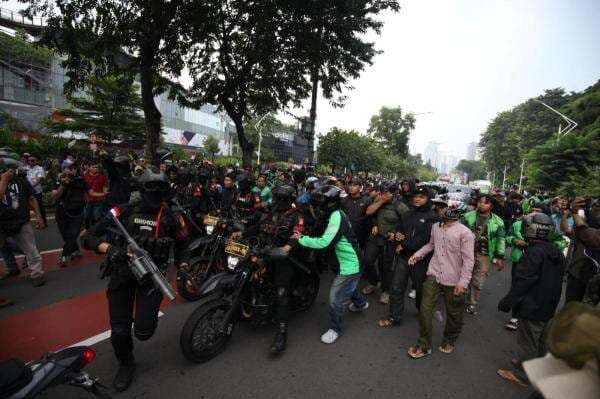 Polisi: Ada Pihak Lain Datang ke DPR Anarkistis, Merusak hingga Membakar Polisi: Ada Pihak Lain Datang ke DPR Anarkistis, Merusak hingga Membakar