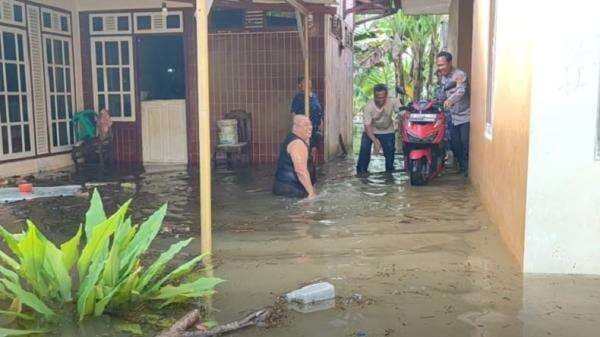 Banjir di Pangandaran Makin Parah, Warga Terpaksa Mengungsi Banjir di Pangandaran Makin Parah, Warga Terpaksa Mengungsi