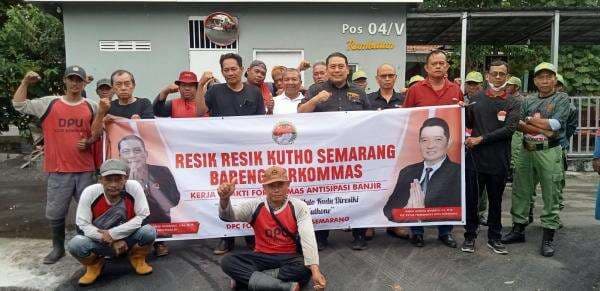 Cegah Banjir, Forkommas RI Gelar Aksi Resik-Resik Kutho di Wilayah Kelurahan Lamper Lor Cegah Banjir, Forkommas RI Gelar Aksi Resik-Resik Kutho di Wilayah Kelurahan Lamper Lor