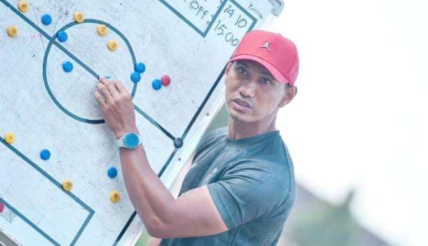 Eks Kapten PSM Makassar, Zulkifli Syukur Resmi Jadi Asisten Pelatih Timnas Indonesia U-23 Eks Kapten PSM Makassar, Zulkifli Syukur Resmi Jadi Asisten Pelatih Timnas Indonesia U-23