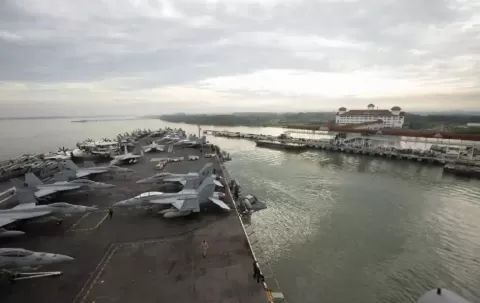 Kapal Induk AS Tinggalkan Timur Tengah dan Dekati Indonesia, Ada Apa? Kapal Induk AS Tinggalkan Timur Tengah dan Dekati Indonesia, Ada Apa?