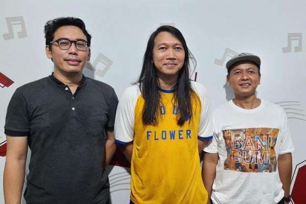 Efek Rumah Kaca Bongkar Riders Sederhana: Air Mineral, Buah, hingga Jajanan Pasar Efek Rumah Kaca Bongkar Riders Sederhana: Air Mineral, Buah, hingga Jajanan Pasar