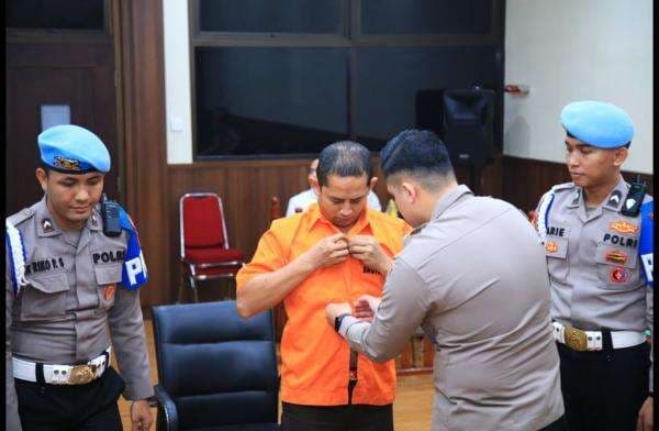 Istri dan Korban Pelecehan Eks Kapolres Ngada Ikut Hadir di Sidang Etik Polri Istri dan Korban Pelecehan Eks Kapolres Ngada Ikut Hadir di Sidang Etik Polri