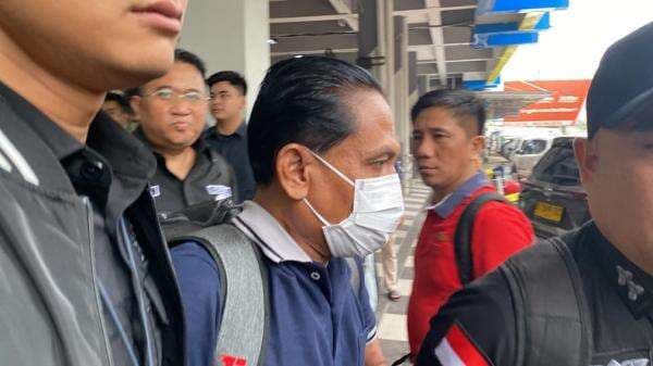 Kejagung Tangkap Eks Ketua PN Surabaya terkait Vonis Bebas Ronald Tannur Kejagung Tangkap Eks Ketua PN Surabaya terkait Vonis Bebas Ronald Tannur