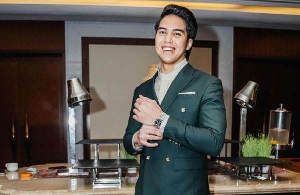 5 Potret Transformasi El Rumi, Ganteng Alami dari Bocil 5 Potret Transformasi El Rumi, Ganteng Alami dari Bocil