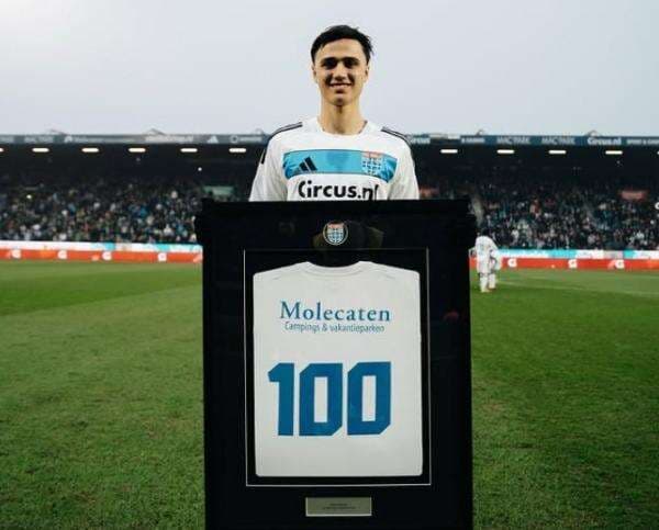 Tampil Gahar di Laga Ke-100 Bersama PEC Zwolle, Eliano Reijnders Catatkan Statistik Manis saat Menang 3-1 atas PSV Eindhoven Tampil Gahar di Laga Ke-100 Bersama PEC Zwolle, Eliano Reijnders Catatkan Statistik Manis saat Menang 3-1 atas PSV Eindhoven