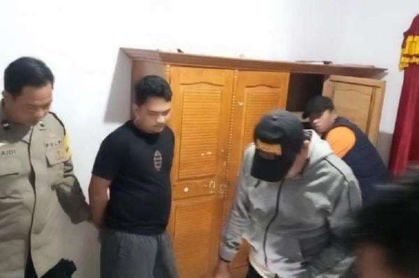 Oknum Dokter ASN di Lubuklinggau Digerebek Bersama Brondong oleh Suami dan Anak! Oknum Dokter ASN di Lubuklinggau Digerebek Bersama Brondong oleh Suami dan Anak!