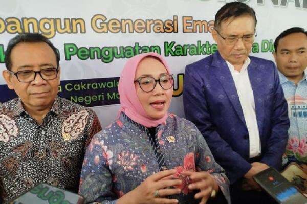 Menteri PPPA Ajak Anak-Anak Kembali ke Permainan Tradisional, Kurangi Gadget! Menteri PPPA Ajak Anak-Anak Kembali ke Permainan Tradisional, Kurangi Gadget!