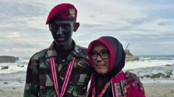 Top! Letda TNI Enzo Allie Keturunan Prancis Lulus Pendidikan Kopassus Top! Letda TNI Enzo Allie Keturunan Prancis Lulus Pendidikan Kopassus