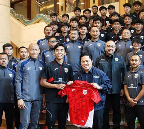 Temui Timnas Indonesia U-17, Erick Thohir: Kita Jadikan Lolos Piala Dunia sebagai Tradisi! Temui Timnas Indonesia U-17, Erick Thohir: Kita Jadikan Lolos Piala Dunia sebagai Tradisi!