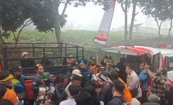 Pendaki Gunung Butak Ditemukan Selamat Setelah 2 Hari Hilang, Evakuasi Berlangsung Dramatis! Pendaki Gunung Butak Ditemukan Selamat Setelah 2 Hari Hilang, Evakuasi Berlangsung Dramatis!