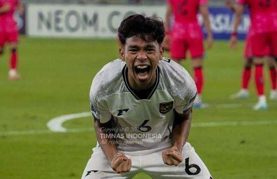 Momen Evandra Florasta Traktir Satu Kelas Usai Antar Timnas Indonesia U-17 Lolos ke Piala Dunia U-17 2025 Momen Evandra Florasta Traktir Satu Kelas Usai Antar Timnas Indonesia U-17 Lolos ke Piala Dunia U-17 2025