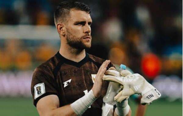 Terungkap! Maarten Paes Tergiur Gabung Ajax karena Satu Sosok Ini Terungkap! Maarten Paes Tergiur Gabung Ajax karena Satu Sosok Ini