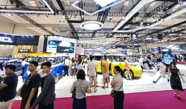 Indonesia Kebanjiran Mobil Listrik Impor, Ancam Investasi dan Berisiko Badai PHK Indonesia Kebanjiran Mobil Listrik Impor, Ancam Investasi dan Berisiko Badai PHK