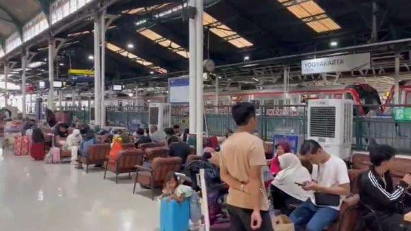 Pemesanan Tiket Kereta Api Nataru Telah Dibuka, Jadwal Keberangkatan Mulai 1 Desember Pemesanan Tiket Kereta Api Nataru Telah Dibuka, Jadwal Keberangkatan Mulai 1 Desember