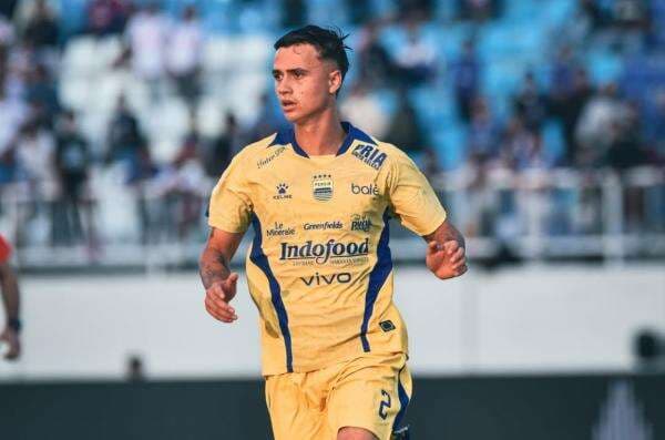 Laga Persita Tangerang vs Persib Bandung Dihelat di Bali, Eliano Reijnders: Lapangannya Bagus Laga Persita Tangerang vs Persib Bandung Dihelat di Bali, Eliano Reijnders: Lapangannya Bagus