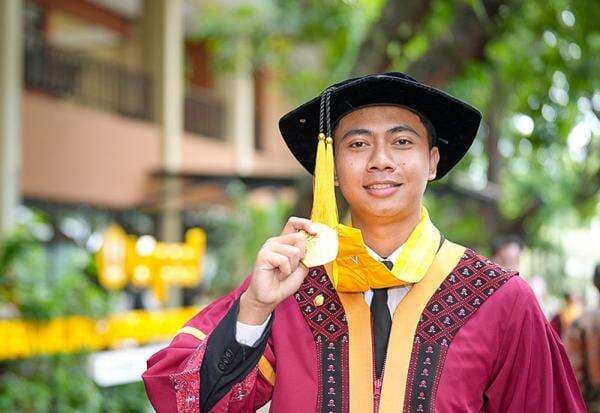 Tembus 3 Jurnal, Muhammad Ramadhani Jadi Wisudawan Terbaik Sarjana Terapan Unpad Tembus 3 Jurnal, Muhammad Ramadhani Jadi Wisudawan Terbaik Sarjana Terapan Unpad