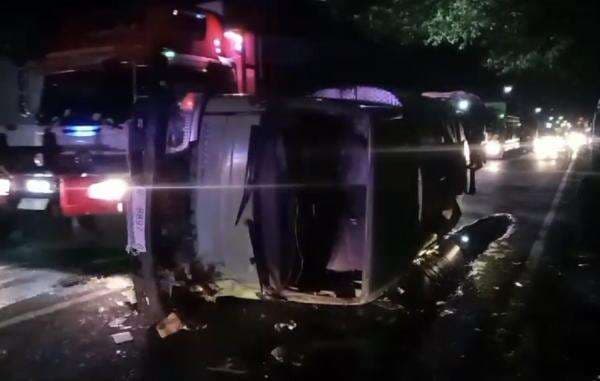 Truk Tabrakan Beruntun di Sukodadi, Empat Orang Luka-Luka Truk Tabrakan Beruntun di Sukodadi, Empat Orang Luka-Luka