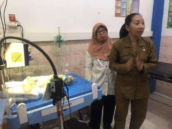 Heboh, Bayi Laki-laki Ditemukan Petani Jember Dalam Selokan Heboh, Bayi Laki-laki Ditemukan Petani Jember Dalam Selokan