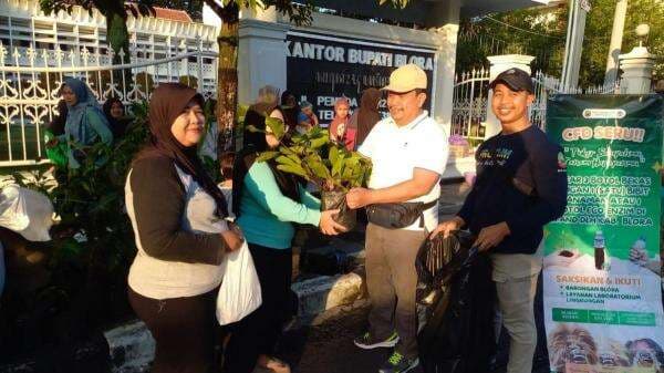Inovasi Dinas Lingkungan Hidup Blora: Tukar Botol dengan Pohon Buah Inovasi Dinas Lingkungan Hidup Blora: Tukar Botol dengan Pohon Buah