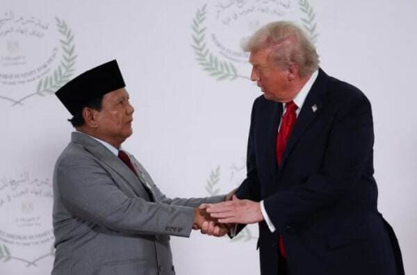 Momen Prabowo Minta Bertemu dengan Putra Donald Trump saat KTT di Mesir Momen Prabowo Minta Bertemu dengan Putra Donald Trump saat KTT di Mesir