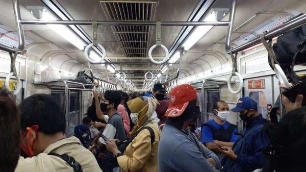 Ada Gangguan di Stasiun Depok, Perjalanan KRL Bogor-Jakarta Terdampak Ada Gangguan di Stasiun Depok, Perjalanan KRL Bogor-Jakarta Terdampak
