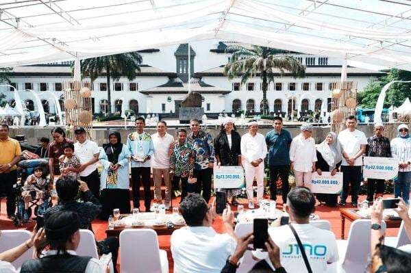 Hadiri Bakti Negeri untuk Pelaku Seni dan Budaya, Fadli Zon:Budaya Harus Jadi Engine of Growth Hadiri Bakti Negeri untuk Pelaku Seni dan Budaya, Fadli Zon:Budaya Harus Jadi Engine of Growth