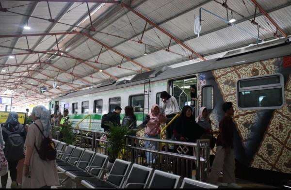 Kereta Api BIAS, Rute Madiun Bandara Adi Soemarmo Solo Menjadi Favorite Saat Nataru Kereta Api BIAS, Rute Madiun Bandara Adi Soemarmo Solo Menjadi Favorite Saat Nataru