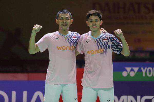 Pesan Menyentuh Fajar Alfian untuk Rian Ardianto usai Resmi Berpisah setelah 11 Tahun Pesan Menyentuh Fajar Alfian untuk Rian Ardianto usai Resmi Berpisah setelah 11 Tahun