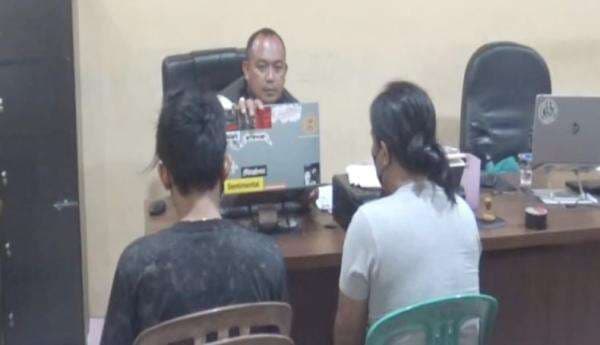 Berkelit Tinggal di Kandang Ayam, Pengedar Narkoba di Pinrang Tertangkap Sembunyikan 504 Gram Sabu Berkelit Tinggal di Kandang Ayam, Pengedar Narkoba di Pinrang Tertangkap Sembunyikan 504 Gram Sabu