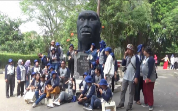 10 Tempat Wisata Terbaik di Sragen, Jawa Tengah: Pilihan Tepat untuk Liburan Seru 10 Tempat Wisata Terbaik di Sragen, Jawa Tengah: Pilihan Tepat untuk Liburan Seru