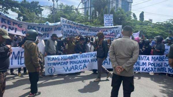 Penghuni Perumahan Kodam 3 Serbu Polrestabes Makassar, Resah dengan Mafia Tanah Penghuni Perumahan Kodam 3 Serbu Polrestabes Makassar, Resah dengan Mafia Tanah